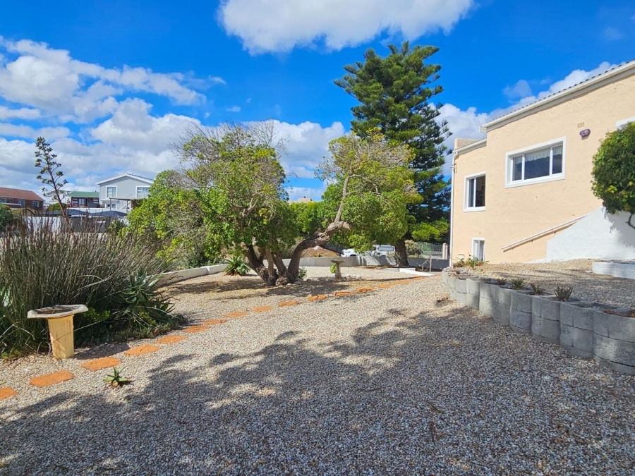 4 Bedroom Property for Sale in Pearly Beach Western Cape